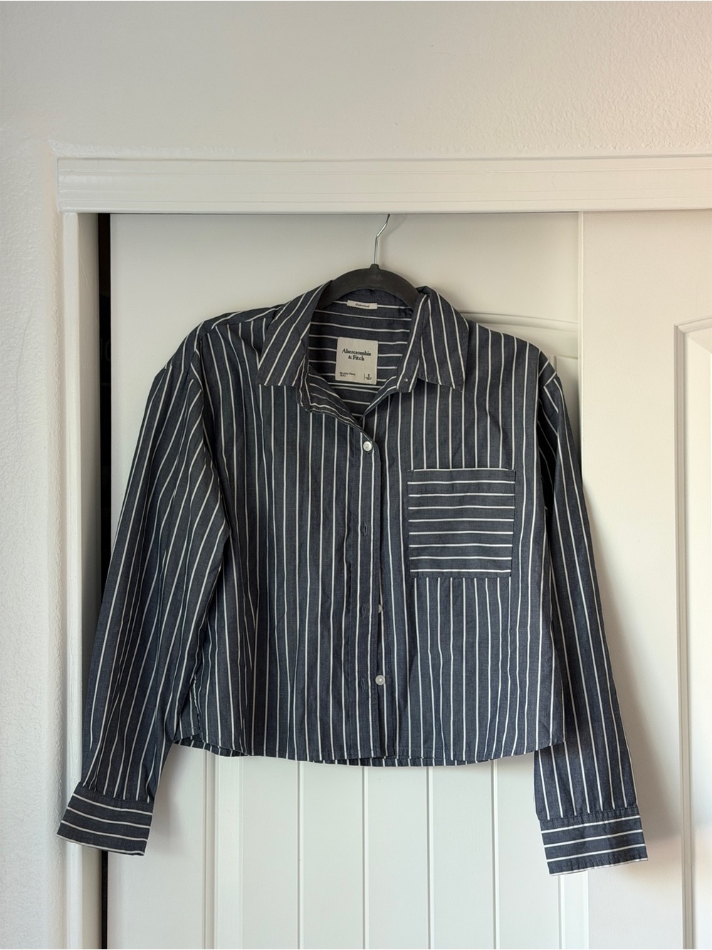 Abercrombie & Fitch Navy Cropped Striped Button Up Shirt